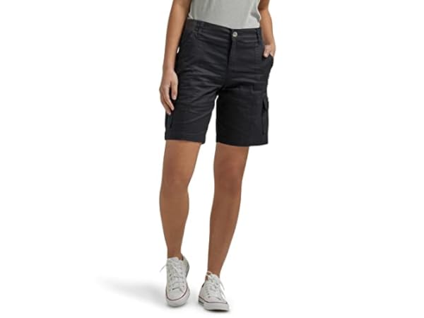 Lee Women's Flex-to-Go Mid-Rise Relaxed Fit 6 Cargo Short, Black