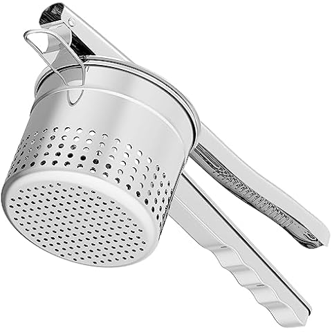 PriorityChef Large 15oz Potato Ricer, Heavy Duty Stainless Steel Potato  Masher and Ricer Kitchen Tool, Press and Mash For Perfect Mashed Potatoes -  Everytime 