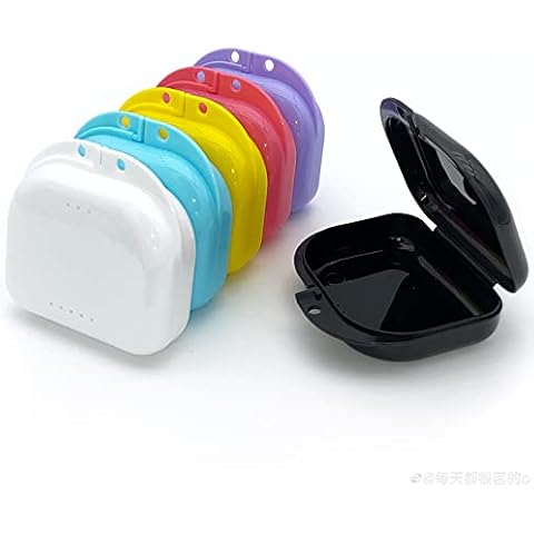 Orthodontic Retainer Boxes