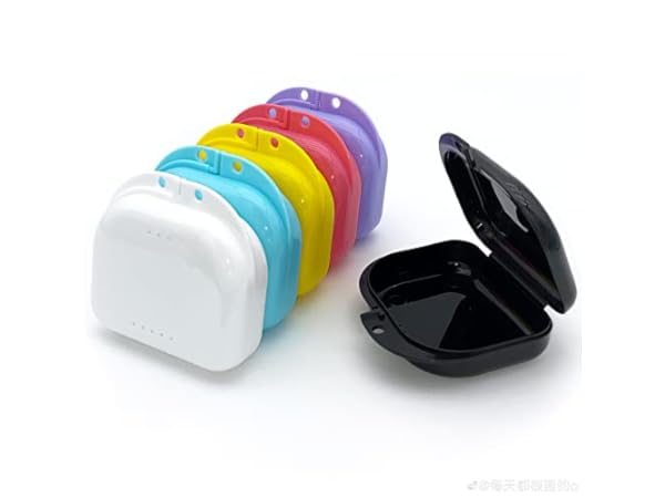 Orthodontic Retainer Boxes Thumbnail