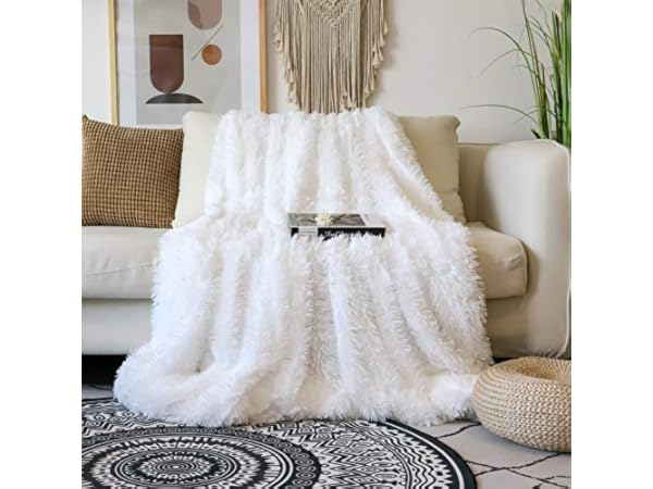 XX-LV Ultra Soft Micro Fleece Blanket Light Weight Luxury Cozy Warm Fluffy  Plush Hypoallergenic Blanket for Bed Chair Autumn Winter Spring Living Room  : : Home & Kitchen