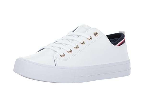 trendy white sneakers 2019 women's